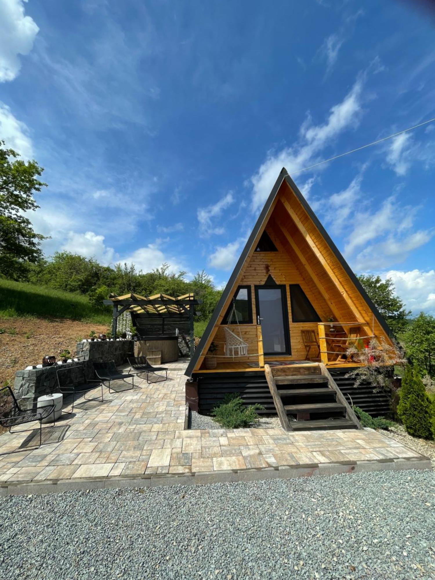 A Frame 1 Transalpina Hotel Petresti Ngoại thất bức ảnh