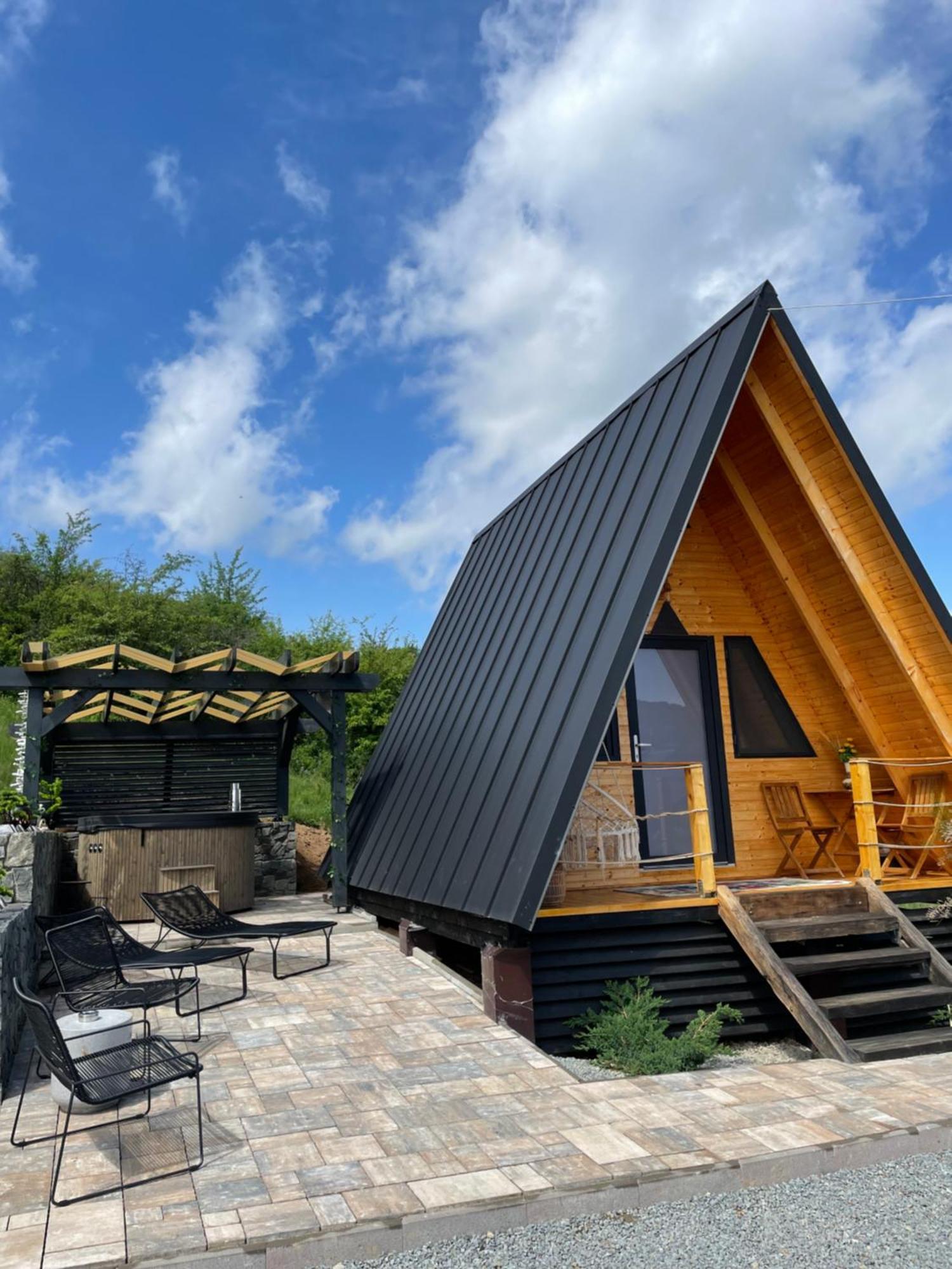 A Frame 1 Transalpina Hotel Petresti Ngoại thất bức ảnh