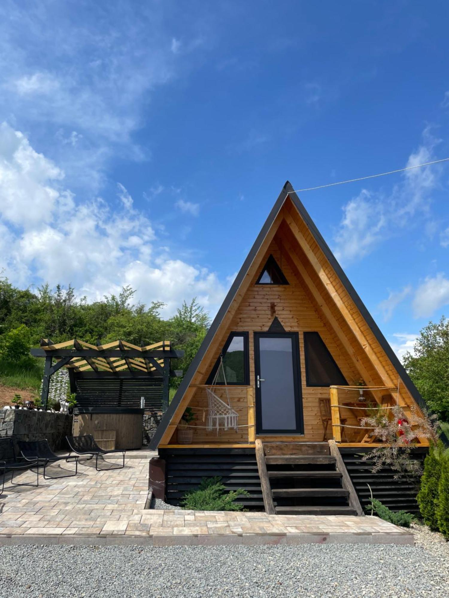 A Frame 1 Transalpina Hotel Petresti Ngoại thất bức ảnh