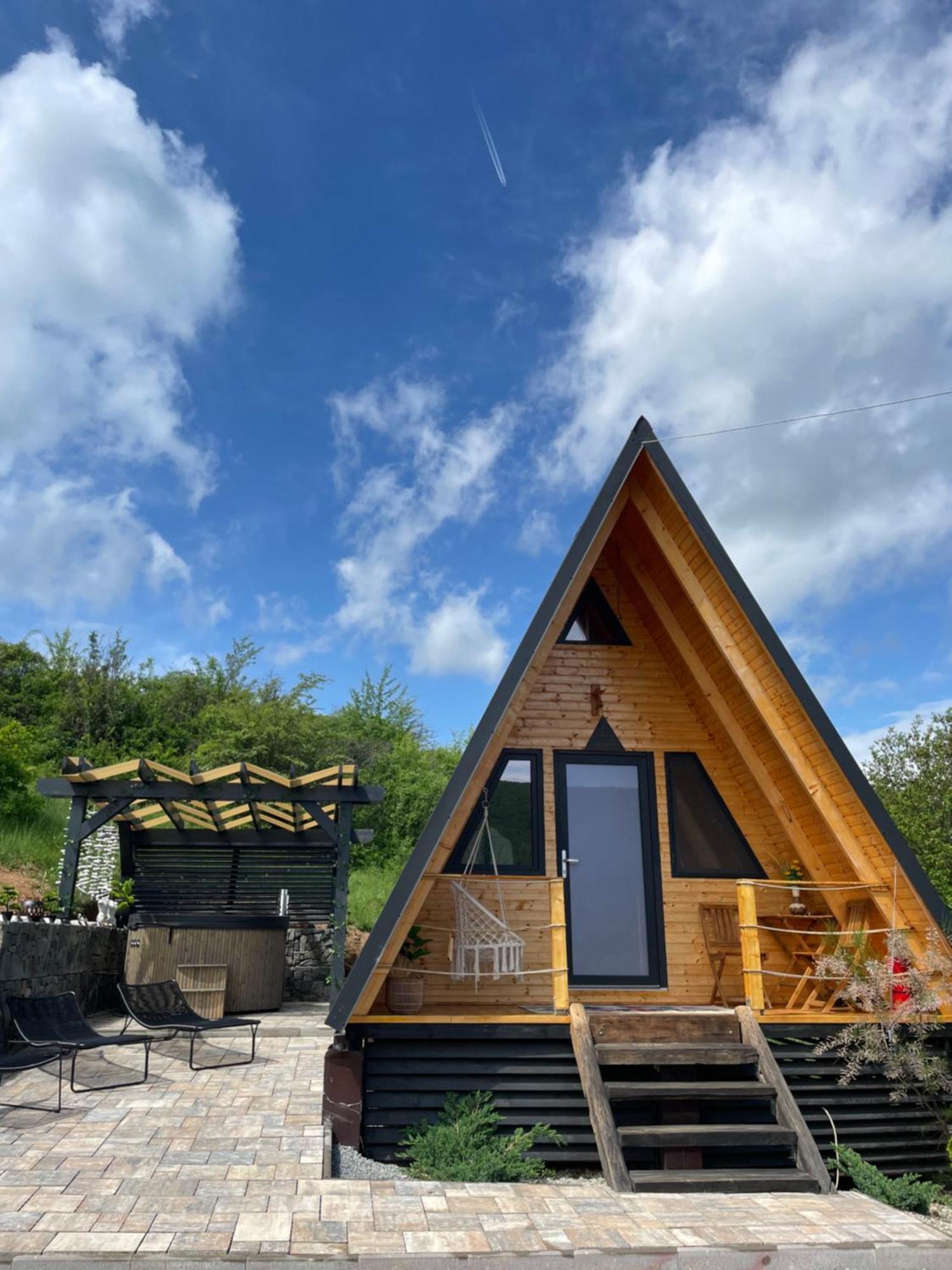 A Frame 1 Transalpina Hotel Petresti Ngoại thất bức ảnh