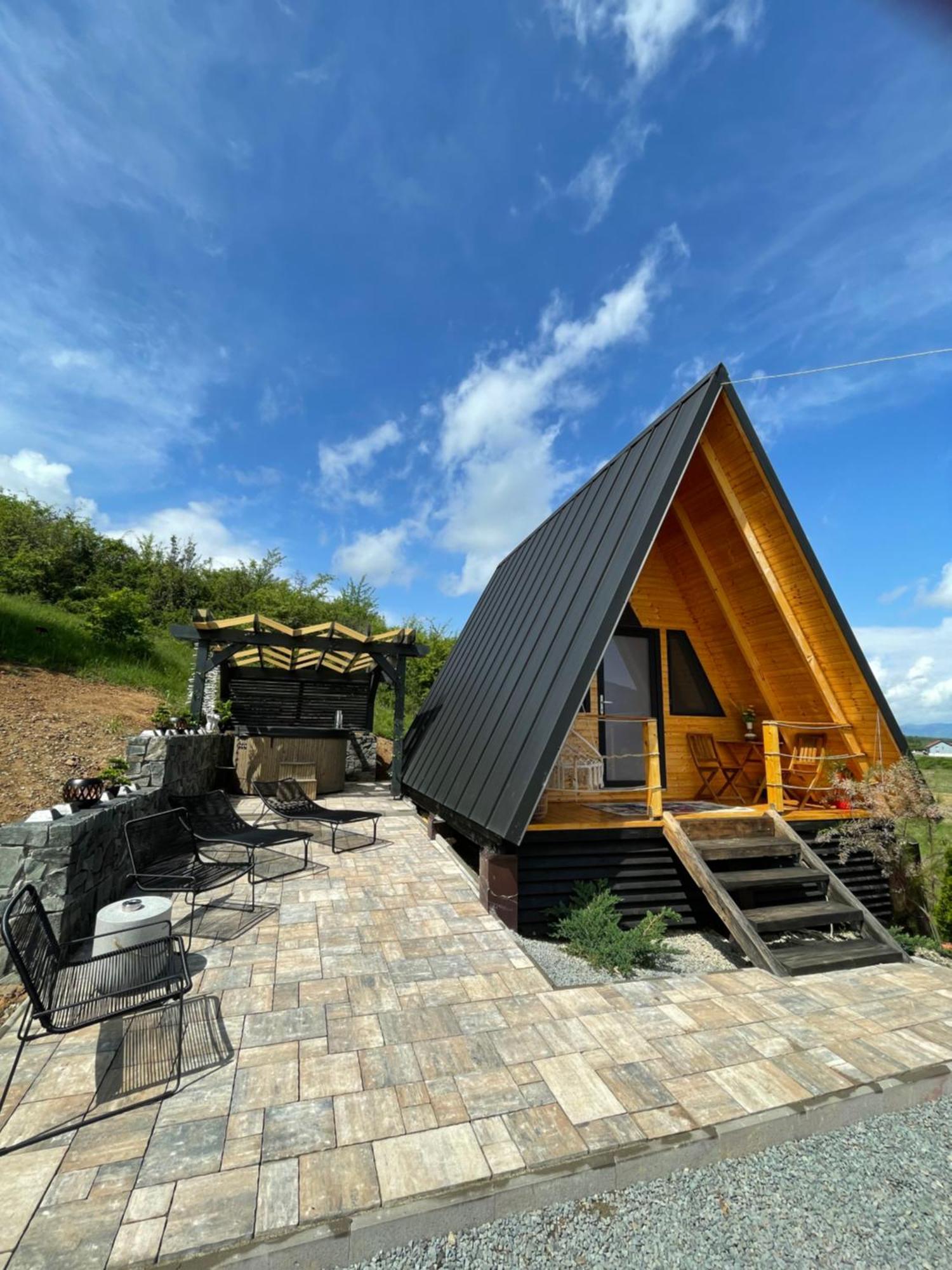 A Frame 1 Transalpina Hotel Petresti Ngoại thất bức ảnh