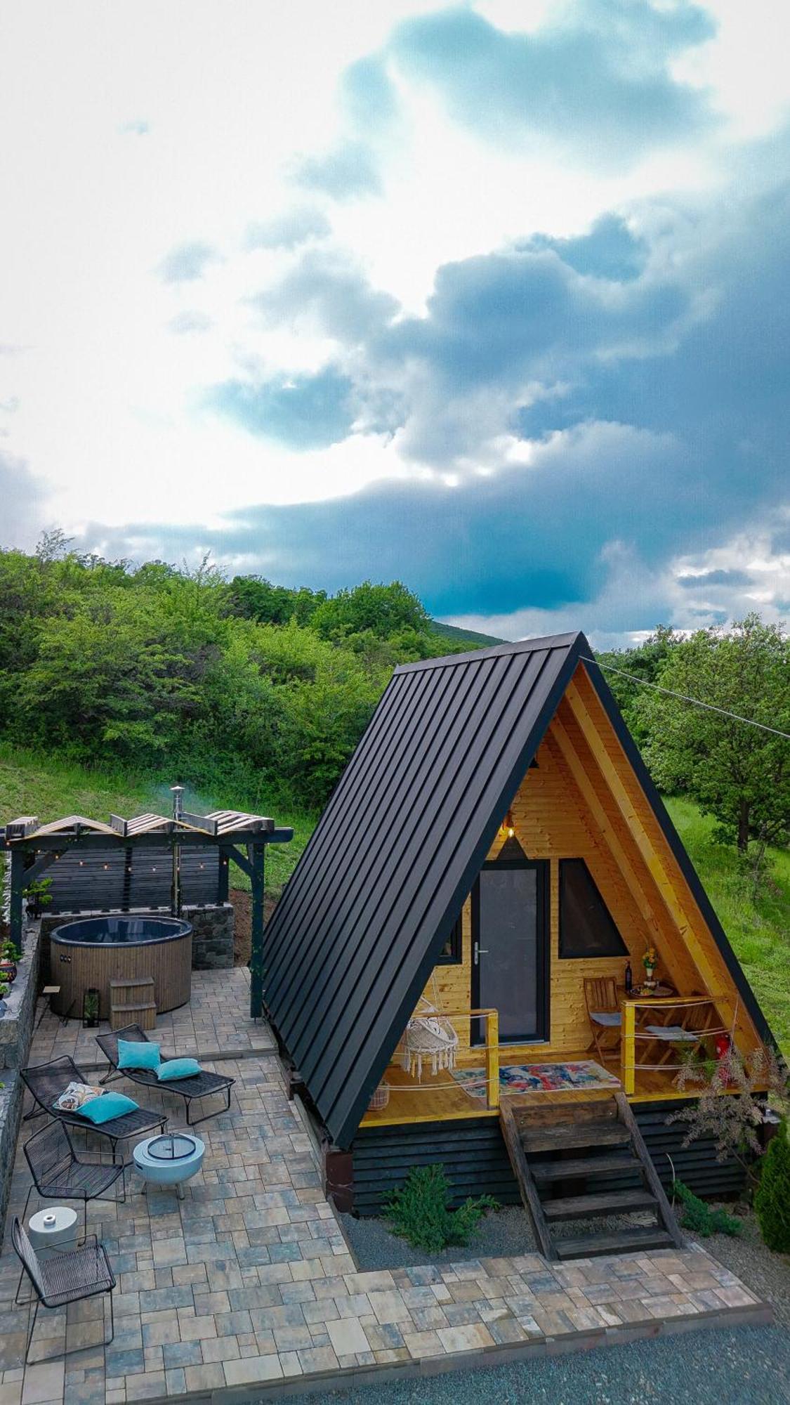 A Frame 1 Transalpina Hotel Petresti Ngoại thất bức ảnh