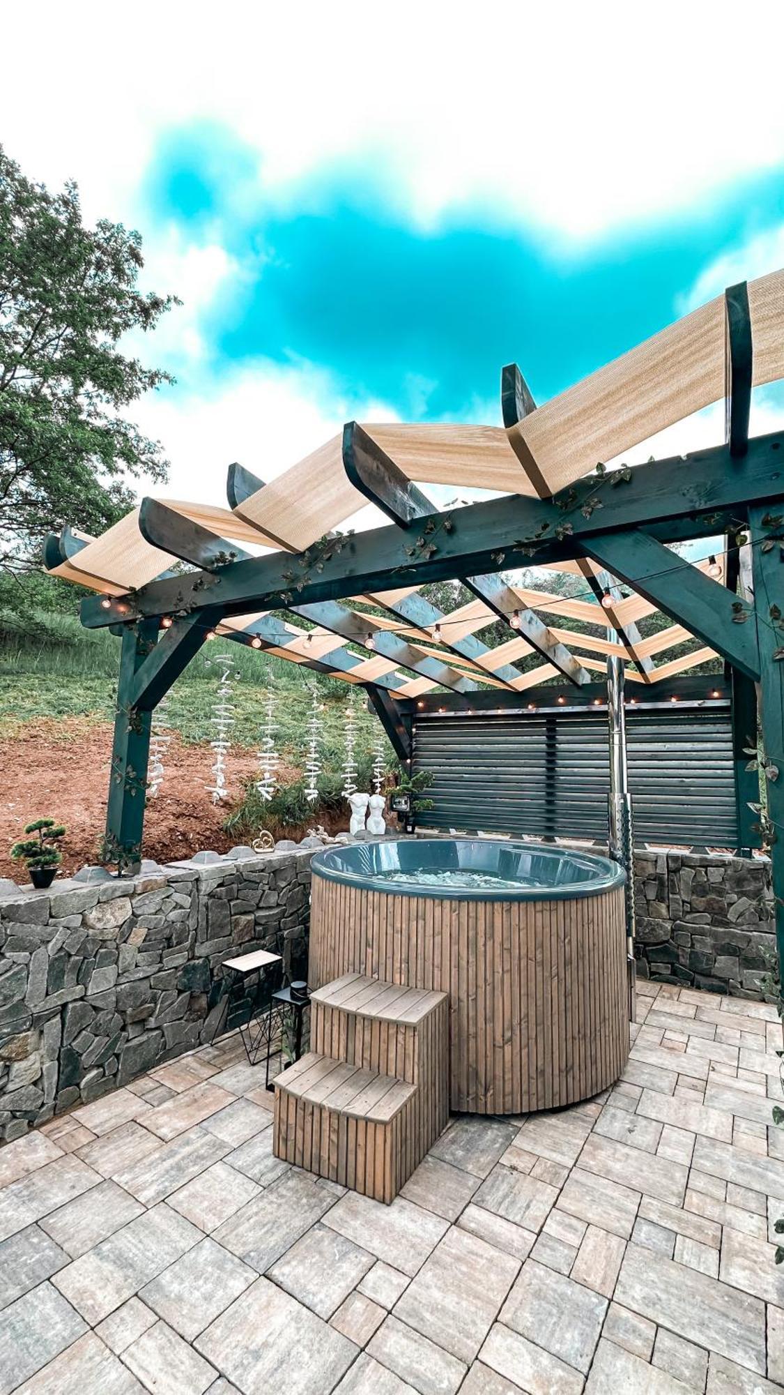 A Frame 1 Transalpina Hotel Petresti Ngoại thất bức ảnh