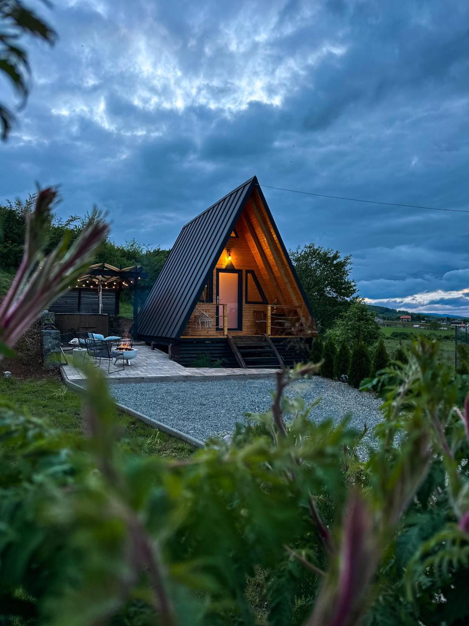 A Frame 1 Transalpina Hotel Petresti Ngoại thất bức ảnh