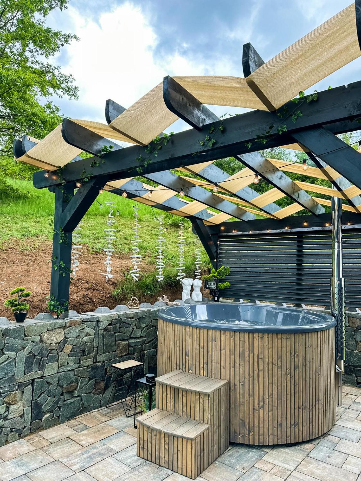 A Frame 1 Transalpina Hotel Petresti Ngoại thất bức ảnh